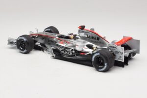 McLaren MP4/21 #3 K. Raikkonen 2006 Minichamps 1:18 530061803 Resin — bild 5 av 7