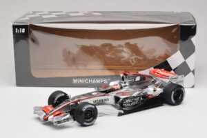 McLaren MP4/21 #3 K. Raikkonen 2006 Minichamps 1:18 530061803 Resin — bild 7 av 7