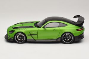 Mercedes AMG GT Black Series C190 Matt Green Metallic Minichamps 1:18 110032022 Metall — bild 4 av 8
