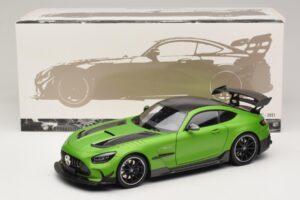 Mercedes AMG GT Black Series C190 Matt Green Metallic Minichamps 1:18 110032022 Metall — bild 8 av 8