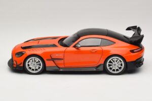 Mercedes AMG GT Black Series C190 Orange med Silverfälgar Minichamps 1:18 110032024 Metall — bild 4 av 8