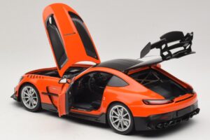 Mercedes AMG GT Black Series C190 Orange med Silverfälgar Minichamps 1:18 110032024 Metall — bild 5 av 8