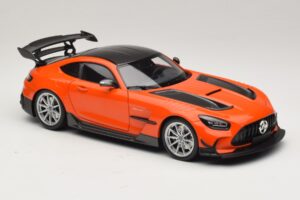 Mercedes AMG GT Black Series C190 Orange med Silverfälgar Minichamps 1:18 110032024 Metall — bild 6 av 8