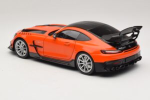 Mercedes AMG GT Black Series C190 Orange med Silverfälgar Minichamps 1:18 110032024 Metall — bild 7 av 8