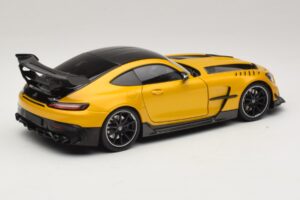 Mercedes AMG GT Black Series C190 Solarbeam Yellow Metallic Minichamps 1:18 110032021 Metall — bild 3 av 8