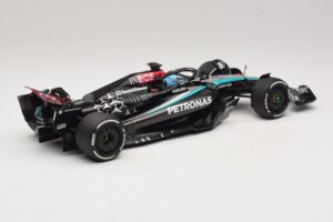 Mercedes AMG Petronas W15 E Performance G. Russell 2024 Minichamps 1:18 110240163 Resin — bild 2 av 7