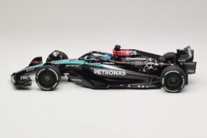 Mercedes AMG Petronas W15 E Performance G. Russell 2024 Minichamps 1:18 110240163 Resin — bild 3 av 7