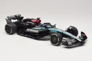 Mercedes AMG Petronas W15 E Performance G. Russell 2024 Minichamps 1:18 110240163 Resin — bild 4 av 7