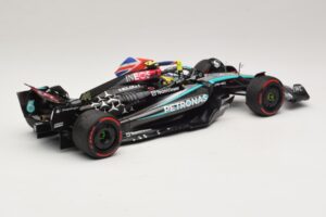 Mercedes AMG Petronas W15 E Performance L. Hamilton Winner British GP 2024 Minichamps 1:18 110241244 Resin — bild 2 av 7