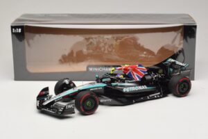 Mercedes AMG Petronas W15 E Performance L. Hamilton Winner British GP 2024 Minichamps 1:18 110241244 Resin — bild 7 av 7