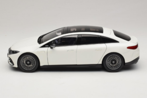 Mercedes EQS V297 Manufaktur Opalite White NZG 1:18 B66961049 Metall — bild 4 av 8