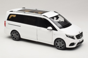Mercedes V-Class W447 AMG Line Vit Norev 1:18 183876 Metall — bild 6 av 8