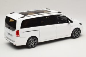 Mercedes V-Class W447 AMG Line Vit Norev 1:18 183876 Metall — bild 3 av 8