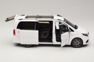 Mercedes V-Class W447 AMG Line Vit Norev 1:18 183876 Metall — bild 4 av 8