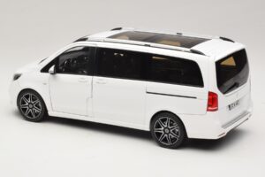 Mercedes V-Class W447 AMG Line Vit Norev 1:18 183876 Metall — bild 7 av 8