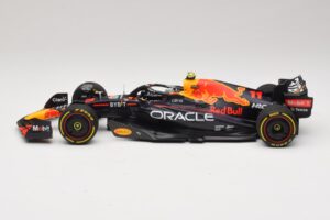 Oracle Red Bull Racing RB18 S. Perez Winner Monaco GP 2022 Minichamps 1:18 110220711 Resin — bild 3 av 7