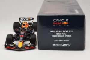 Oracle Red Bull Racing RB18 S. Perez Winner Monaco GP 2022 Minichamps 1:18 110220711 Resin — bild 6 av 7