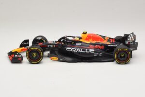Oracle Red Bull Racing RB19 S. Perez Abu Dhabi GP 2023 Minichamps 1:18 110232311 Resin — bild 3 av 7