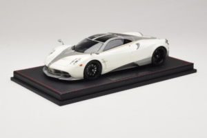 Pagani Huayra Luminous Green AB 1:18 REMC041 Resin — bild 2 av 7
