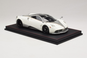 Pagani Huayra Luminous Green AB 1:18 REMC041 Resin — bild 4 av 7