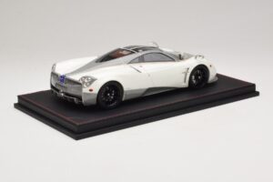 Pagani Huayra Luminous Green AB 1:18 REMC041 Resin — bild 3 av 7