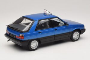 Renault 11 GTL Taxi James Bond MCG 1:18 MCG18833 Metall — bild 2 av 6
