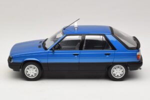 Renault 11 GTL Taxi James Bond MCG 1:18 MCG18833 Metall — bild 3 av 6