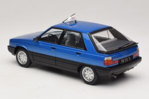 Renault 11 GTL Taxi James Bond MCG 1:18 MCG18833 Metall — bild 5 av 6