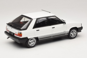 Renault 11 Turbo Vit MCG 1:18 MCG18589 Metall — bild 2 av 6