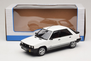 Renault 11 Turbo Vit MCG 1:18 MCG18589 Metall — bild 6 av 6