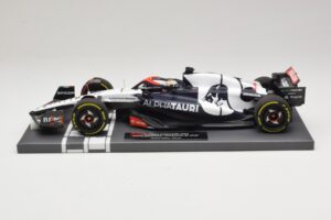 Scuderia AlphaTauri AT04 D. Ricciardo Hungarian GP 2023 Minichamps 1:18 117231203 Resin — bild 3 av 7