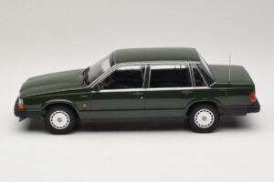 Volvo 740 GL Mörkgrön Minichamps 1:18 155171702 Metall — bild 3 av 6