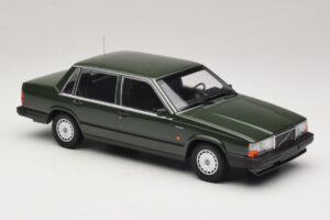 Volvo 740 GL Mörkgrön Minichamps 1:18 155171702 Metall — bild 4 av 6