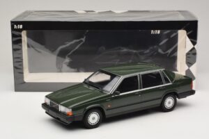 Volvo 740 GL Mörkgrön Minichamps 1:18 155171702 Metall — bild 6 av 6