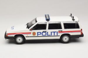 Volvo 740 GL Kombi Politi Norway Minichamps 1:18 155171796 Metall — bild 3 av 6