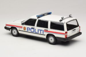 Volvo 740 GL Kombi Politi Norway Minichamps 1:18 155171796 Metall — bild 5 av 6