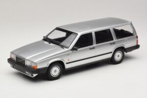 Volvo 740 GL Kombi Silver Minichamps 1:18 155171770 Metall