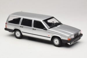 Volvo 740 GL Kombi Silver Minichamps 1:18 155171770 Metall — bild 4 av 6