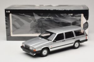 Volvo 740 GL Kombi Silver Minichamps 1:18 155171770 Metall — bild 6 av 6