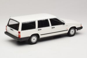 Volvo 740 GL Kombi Vit Minichamps 1:18 155171772 Metall — bild 2 av 6