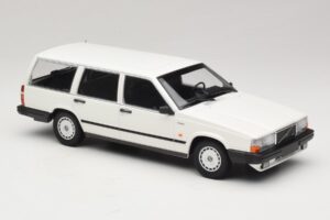 Volvo 740 GL Kombi Vit Minichamps 1:18 155171772 Metall — bild 4 av 6