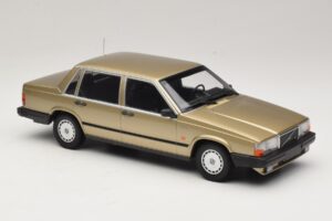 Volvo 740 GL Guld Minichamps 1:18 155171700 Metall — bild 4 av 6