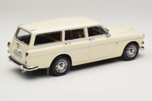Volvo Amazon Kombi Pearl White Norev 1:18 188750 Metall — bild 2 av 6