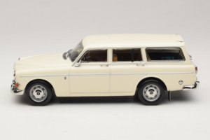Volvo Amazon Kombi Pearl White Norev 1:18 188750 Metall — bild 3 av 6