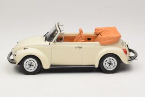 Volkswagen 1303 Cabriolet Cream White Norev 1:18 188535 Metall — bild 3 av 6