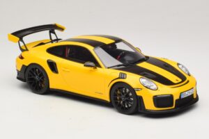 Porsche 911 GT2 RS 991.2 Nurburgring Lap Record Gul GT Spirit 1:18 GT972 Resin — bild 4 av 6