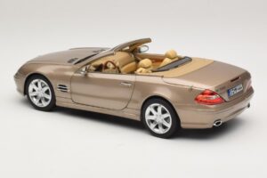 Mercedes SL500 R230 Travertine Beige Norev 1:18 183843 Metall — bild 8 av 9