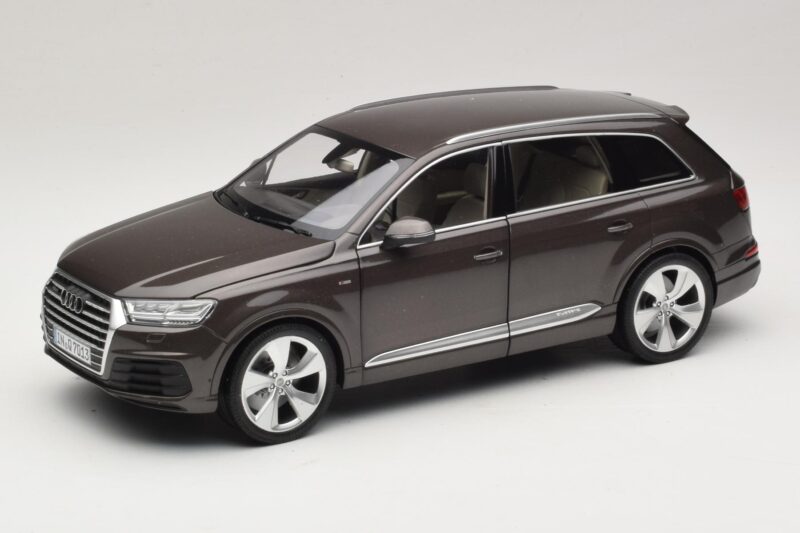 Audi Q7 4M Argus Brown Minichamps 1:18 5011407615 Metall