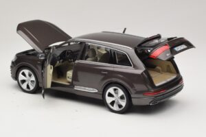 Audi Q7 4M Argus Brown Minichamps 1:18 5011407615 Metall — bild 5 av 8