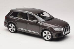 Audi Q7 4M Argus Brown Minichamps 1:18 5011407615 Metall — bild 6 av 8